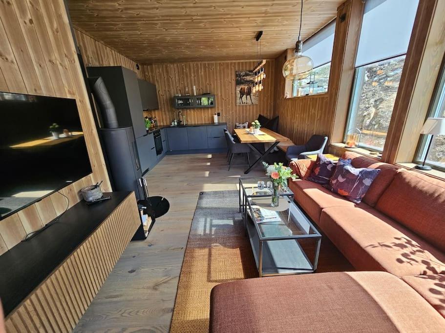 Ny Leilighet Med Flott Utsikt Til Gaustatoppen Rjukan Exterior photo